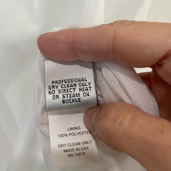 Cache Bodycon Multi -Color Dress~with Red Buckle Size 10 1 time worn on a cruise - Picture 6 of 7